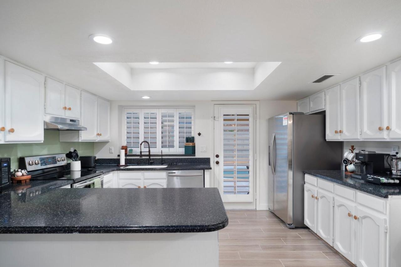 Large Pool With Diving Board, Remodeled 3Bdrm, Near State Farm Stdm And More! Піорія Екстер'єр фото