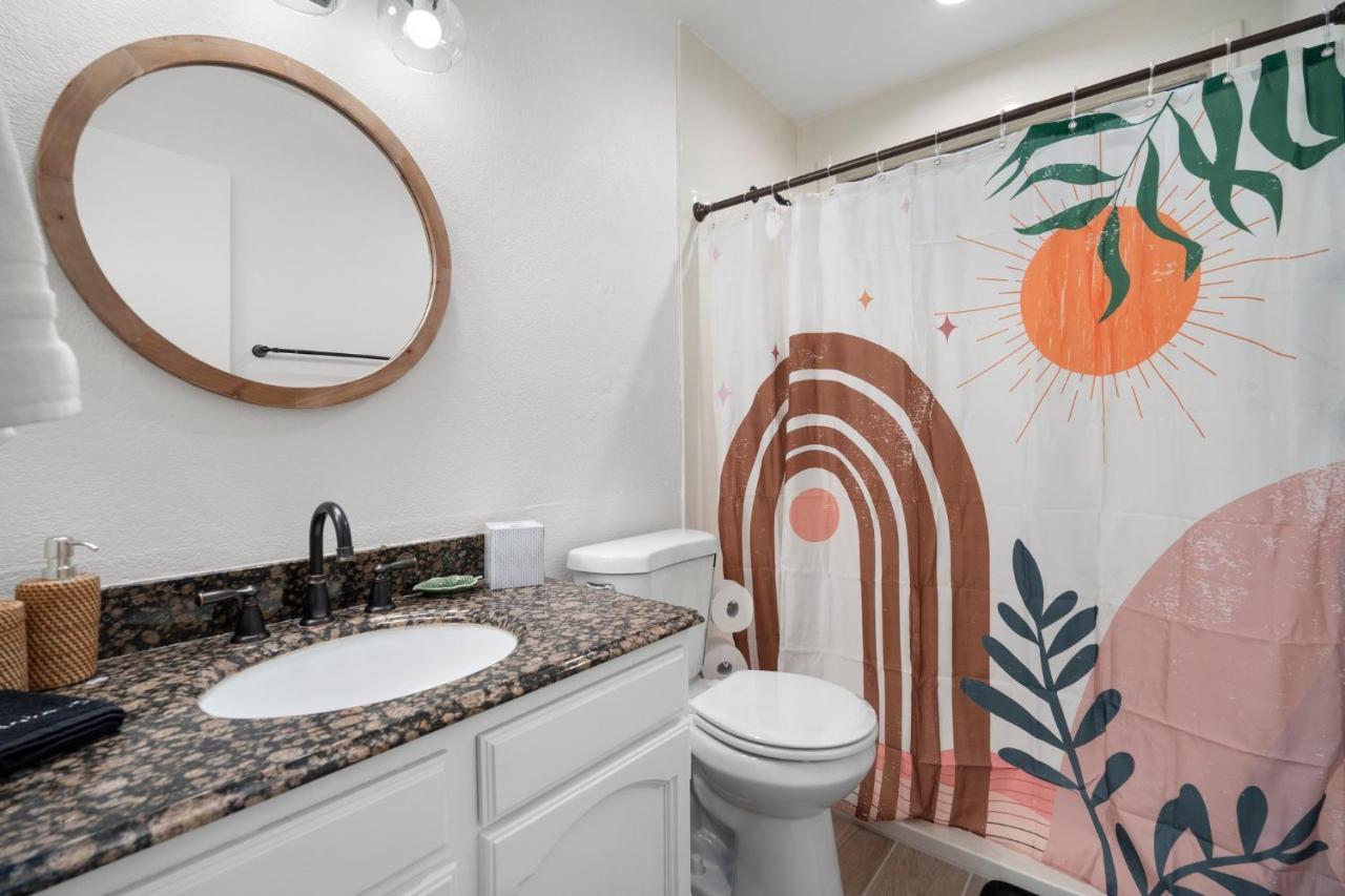 Large Pool With Diving Board, Remodeled 3Bdrm, Near State Farm Stdm And More! Піорія Екстер'єр фото