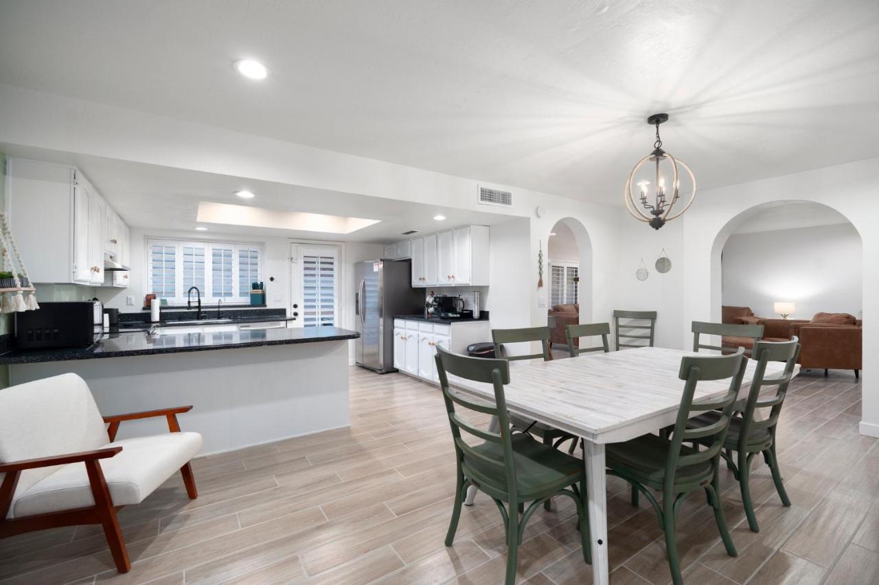 Large Pool With Diving Board, Remodeled 3Bdrm, Near State Farm Stdm And More! Піорія Екстер'єр фото
