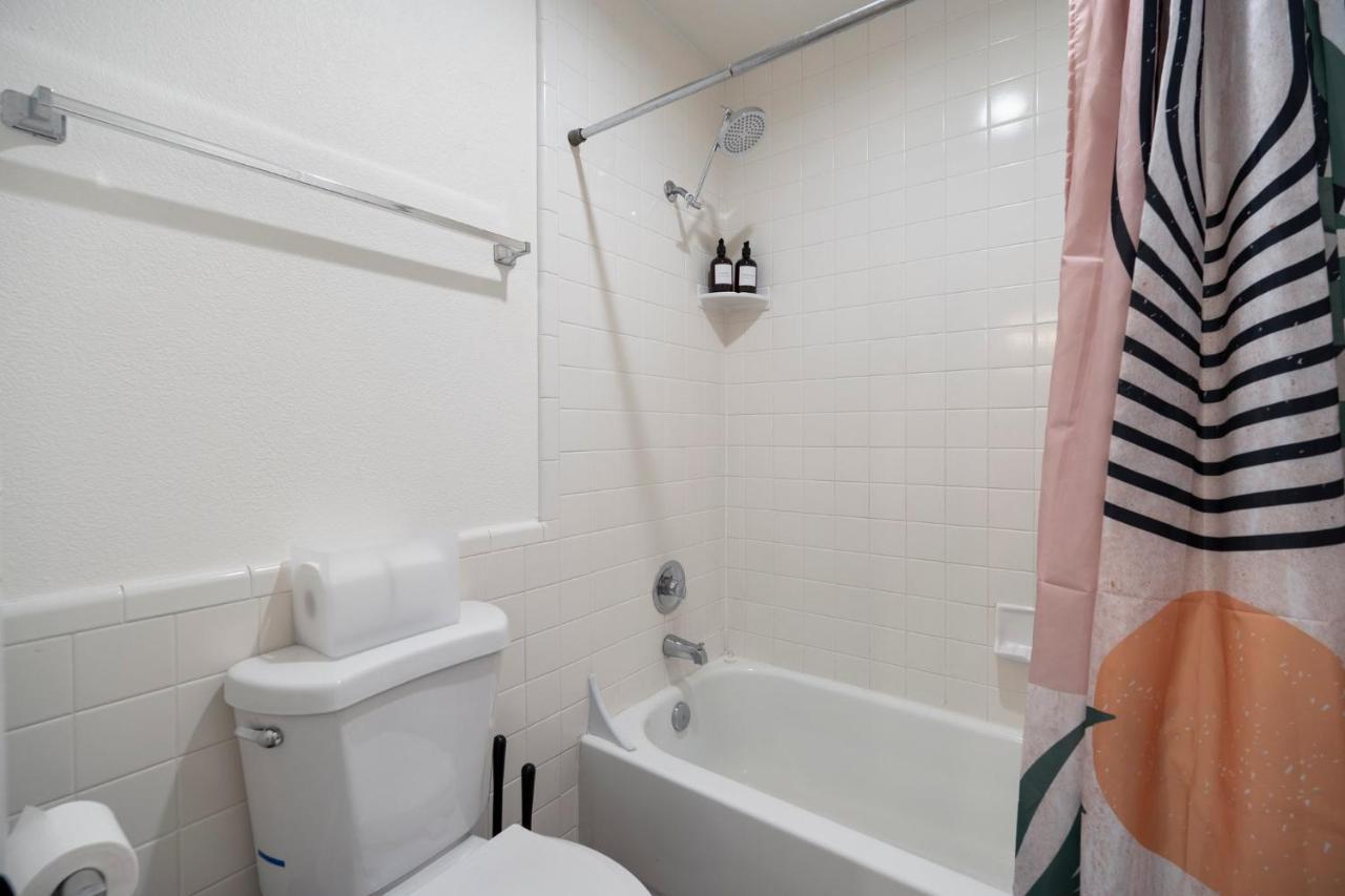Large Pool With Diving Board, Remodeled 3Bdrm, Near State Farm Stdm And More! Піорія Екстер'єр фото