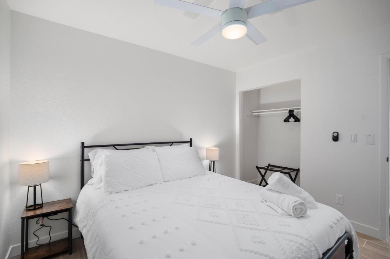 Large Pool With Diving Board, Remodeled 3Bdrm, Near State Farm Stdm And More! Піорія Екстер'єр фото
